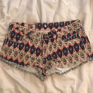 Patterned denim shorts
